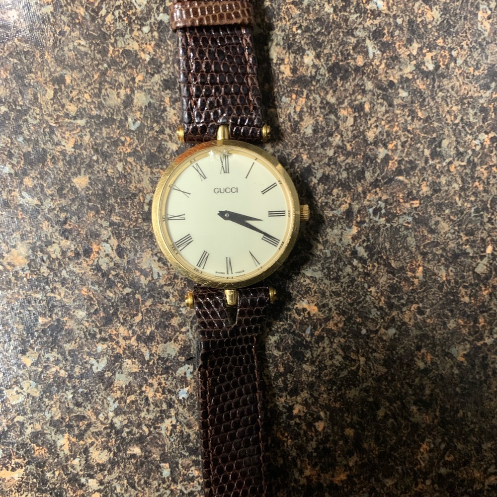 Gucci Black Leather Strap Watch
